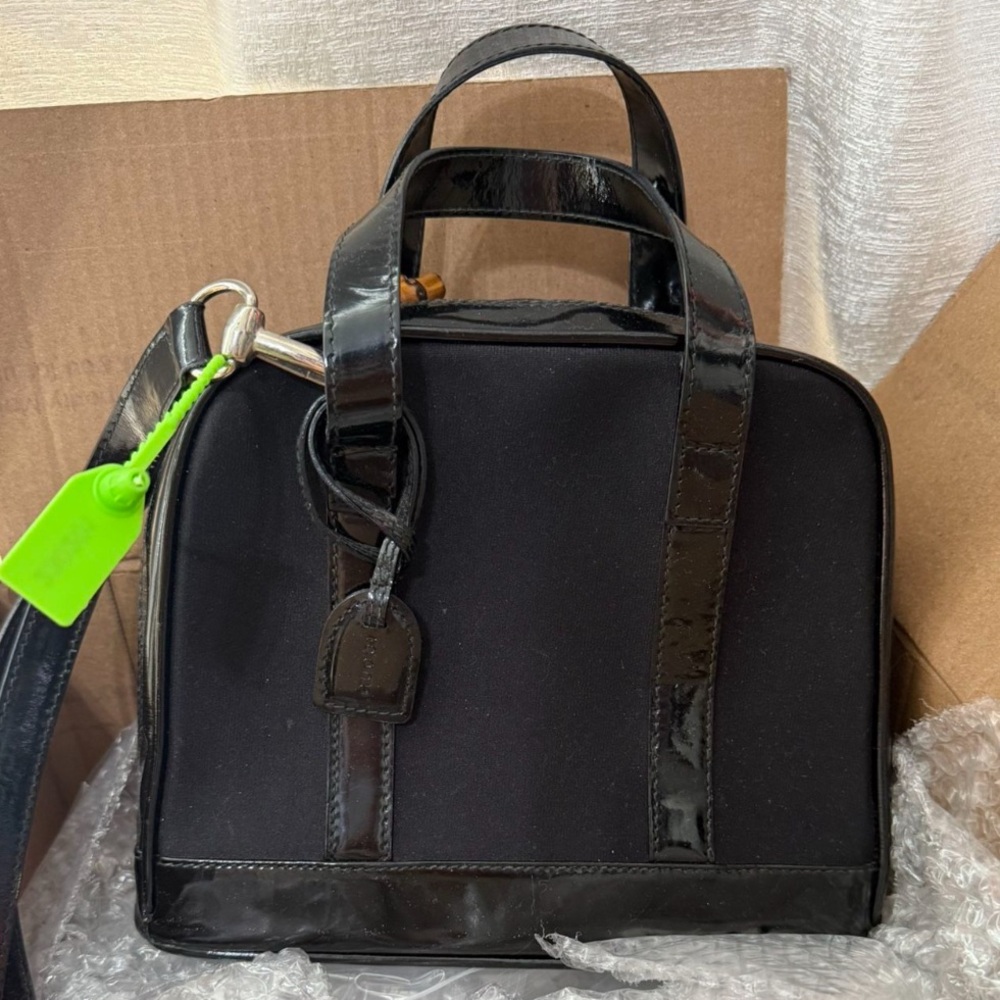 GUCCI BAG (PEELING INSIDE)